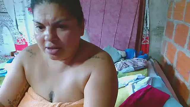 juli_powl - Juli_Powl's free webcam - UK Sex Cams