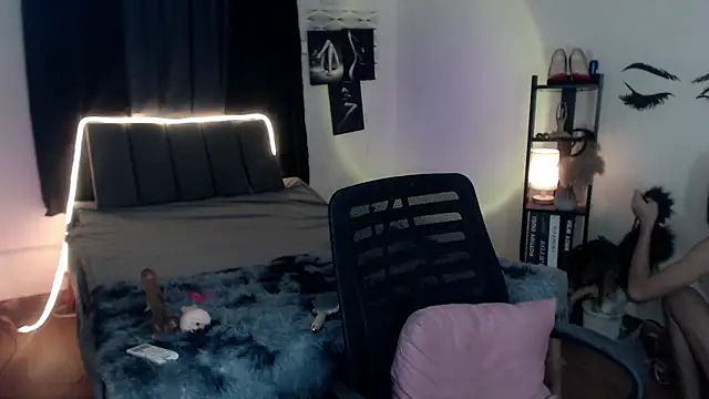 Ivoryhotcummer webcam