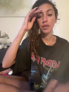 Amani_thewolf webcam