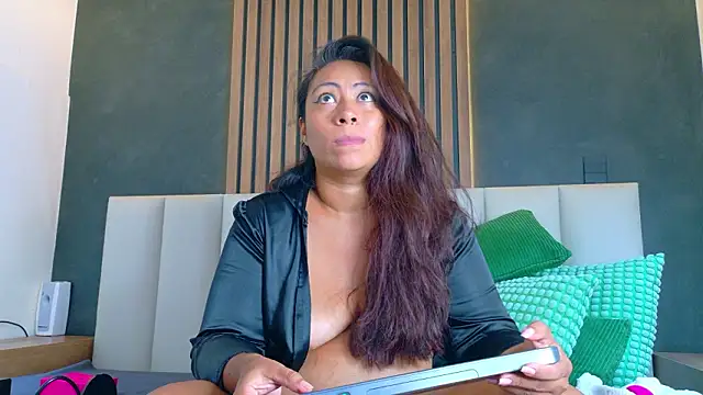 SeleneGibson__ webcam