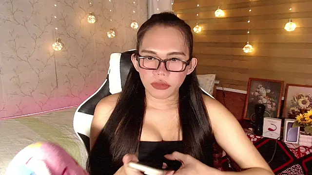 sweetsurrender_ - SweetSurrender_'s free webcam - UK Sex Cams