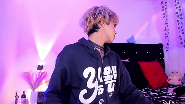 Cooperrosscute233 webcam