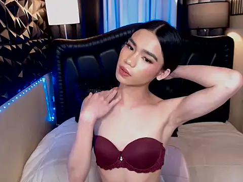 ItsurGirlMiana webcam