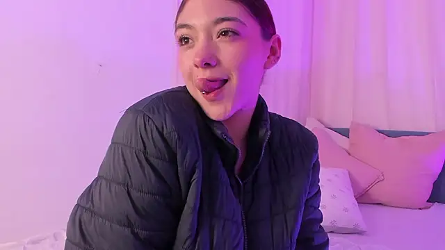 Victoria_Beaumont webcam