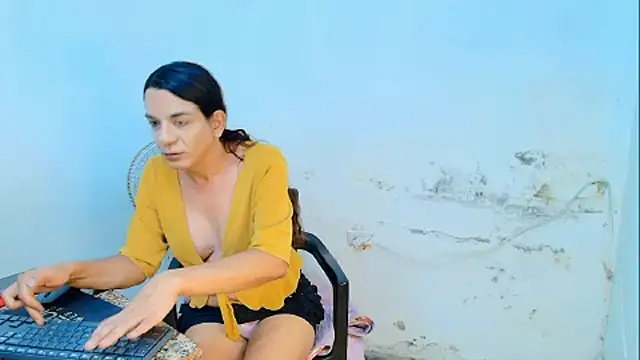 oh_tique - Oh_Tique's free webcam