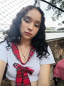 sweet_outdoor_charm webcam