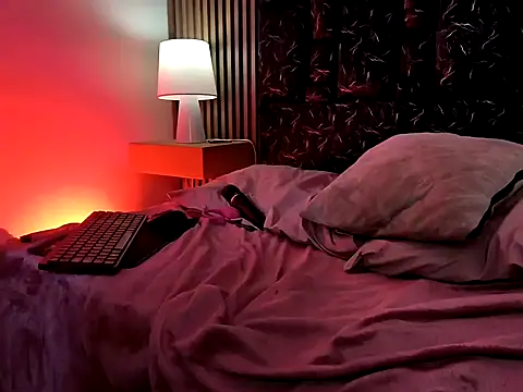 mary_luckaysha_ webcam