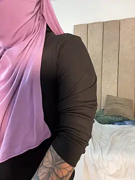 Webcam Model (rashaaa_)  is live.Free join now!