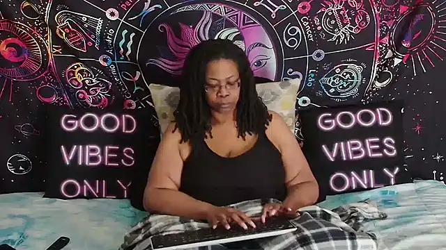 RENAESPLEASUREPALACE webcam