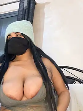 Nabila-hanouna webcam