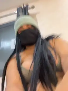 Nabila-hanouna webcam