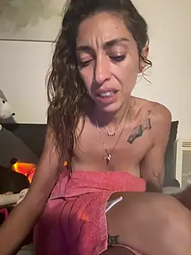 Amani_thewolf webcam