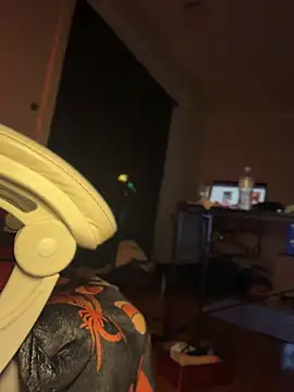 Lunalovesyou8 webcam