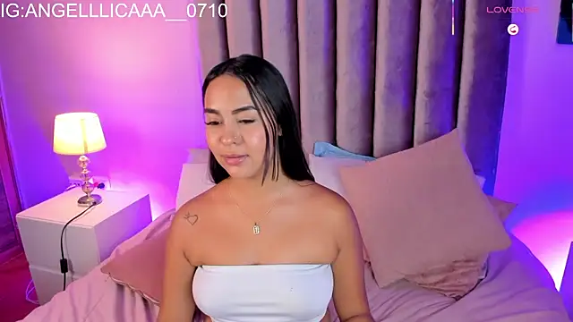 Little_Angelica18 webcam