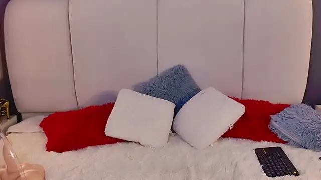 Niicolle_Miller webcam