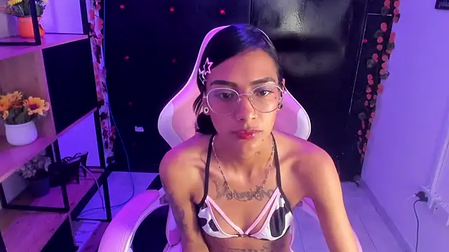 KarlaSlutSkinny__ webcam