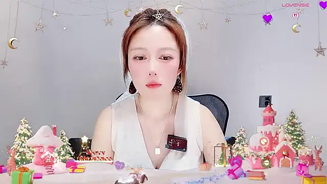 美女YERR0在线直播