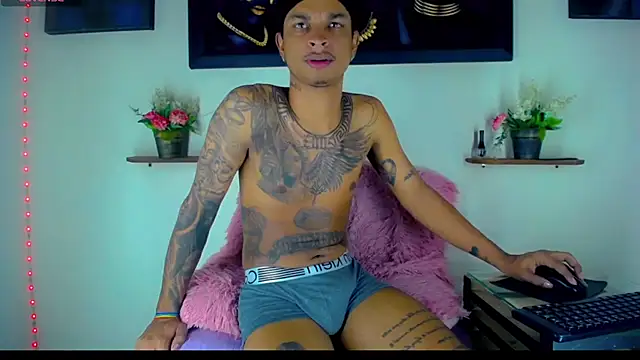 Tatoo_Noah webcam