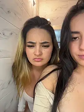 Antonella_Julieta webcam