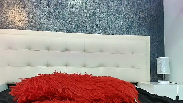 Cloeandtyfanny webcam