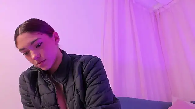 Victoria_Beaumont webcam