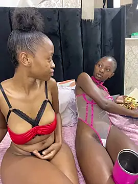 SexyPetitex25 webcam