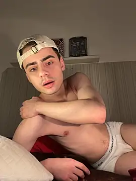 YourFavouriteTwink webcam