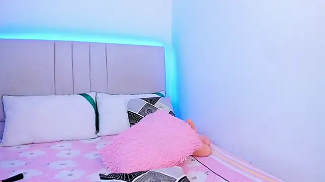 SusanSimpson16 webcam