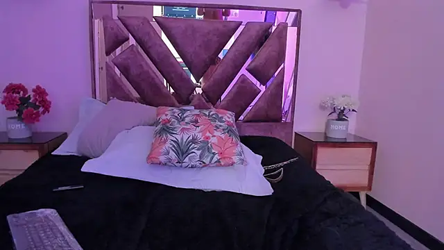 Juliette_Leroyy webcam