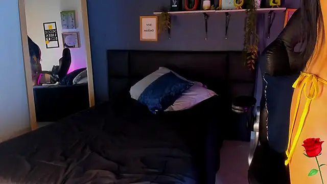 eliza_pink24 webcam