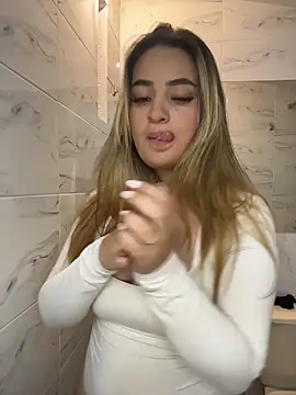 Antonella_Julieta webcam