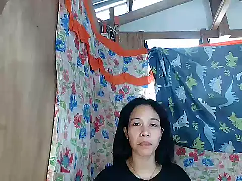 PinaySkinnyGirl webcam