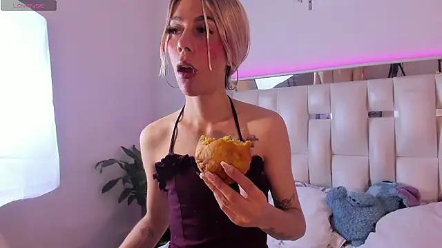 Darlyn_tenderhot__ webcam