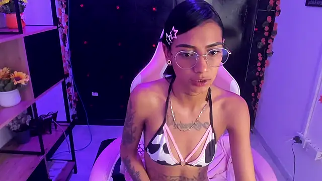 KarlaSlutSkinny__ webcam