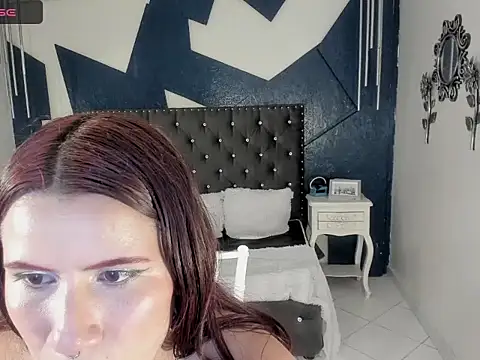 sara_gray__ webcam