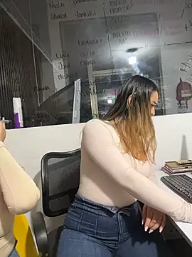 Antonella_Julieta webcam