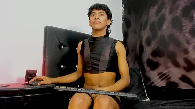 JERO_TEASE_S7S webcam