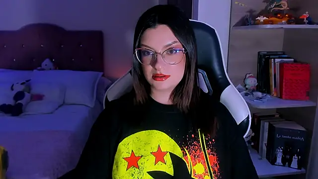 OphelianaRose33 webcam