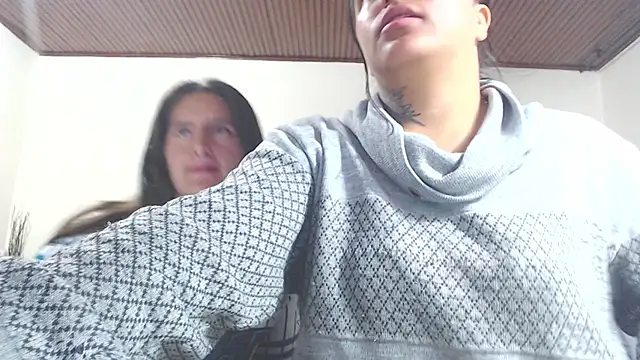 sharon_and_sharit webcam