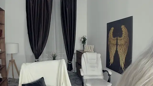 KristalCrowner webcam