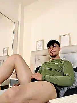 Aiden_Gray webcam