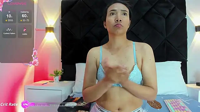 valentiina_lewis webcam