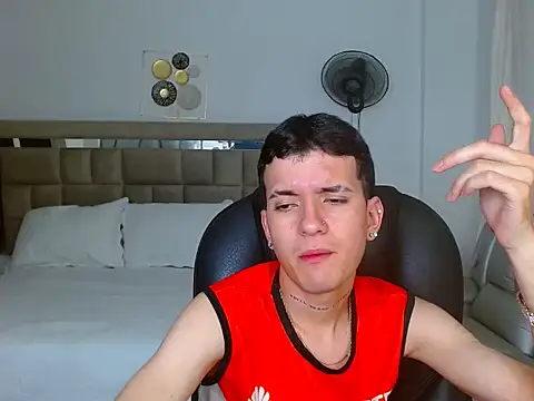 eroboyxox - Eroboyxox's free webcam - UK Sex Cams