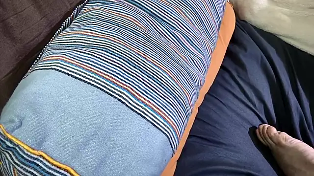 美女AngelwithEcup在线直播