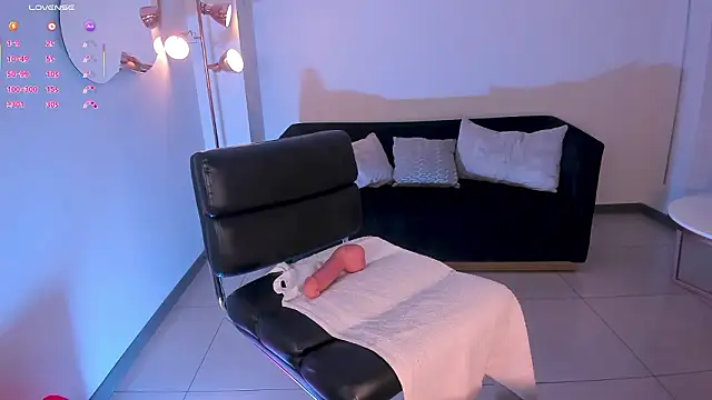 taralawrence - TaraLawrence's free webcam - UK Sex Cams