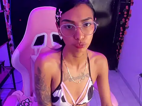 KarlaSlutSkinny__ webcam