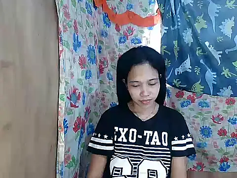 PinaySkinnyGirl webcam