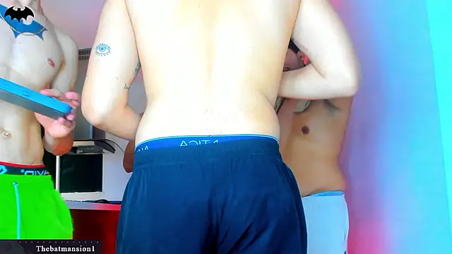 thebatmansion - TheBatMansion's free webcam - UK Sex Cams