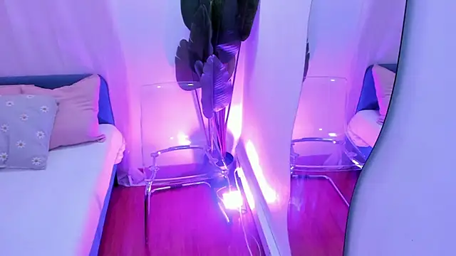 Victoria_Beaumont webcam