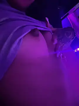 TweetiePieXXX webcam